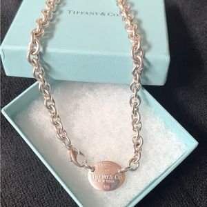 Tiffany & Co. Sterling Silver Chocker necklace. Lobster claw.